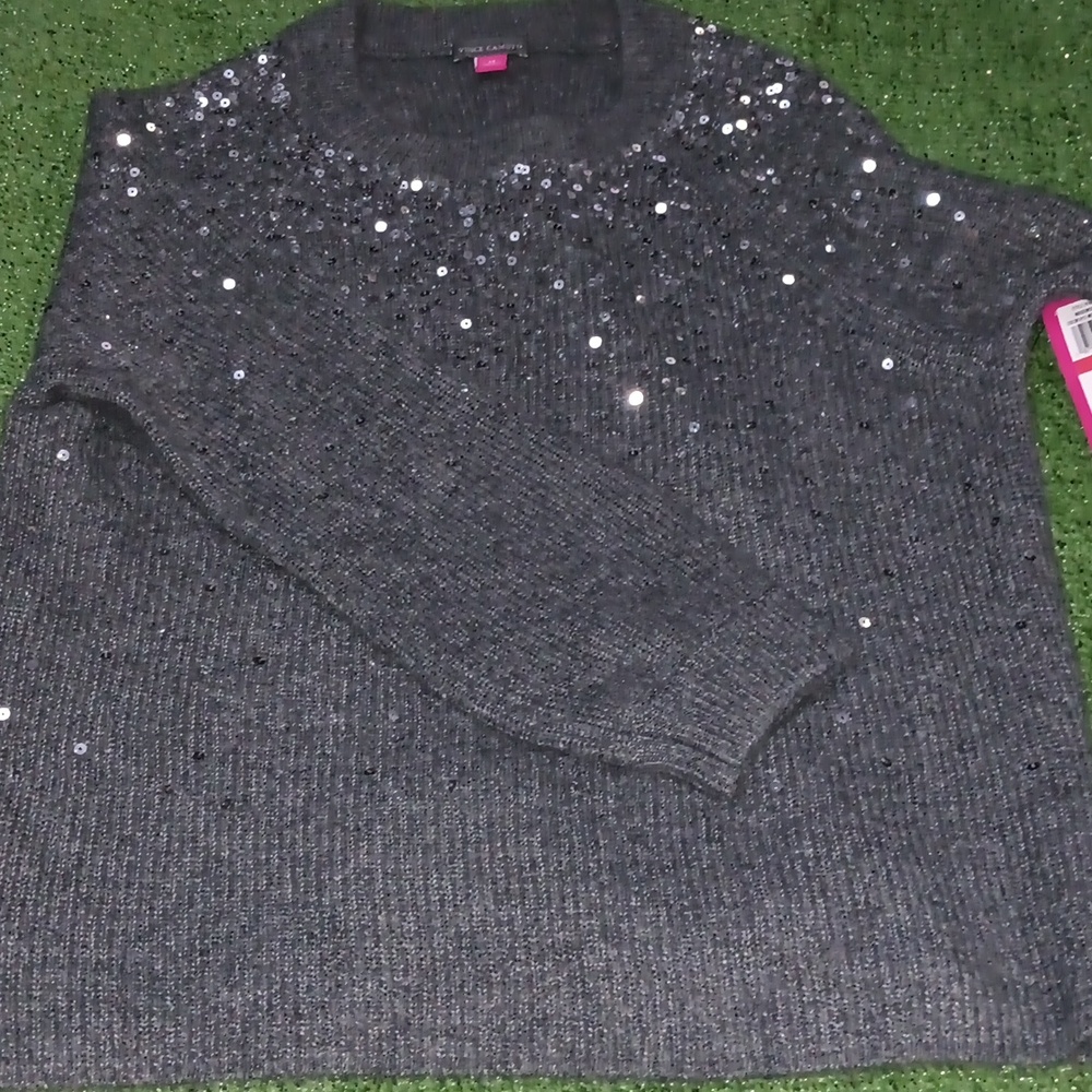 Sweater sequinace style